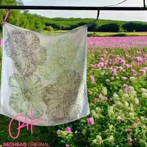 Lovely vintage Liz Claiborne silk scarf- tag cut off logo visible. 30”x30”